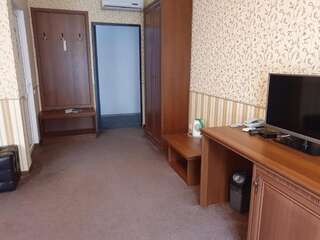 Гостиница Гермес Краснодар Двухместный номер «Комфорт» с 1 кроватью или 2 отдельными кроватями-3