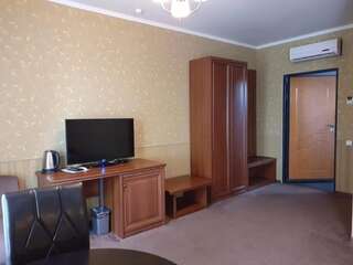 Гостиница Гермес Краснодар Двухместный номер «Комфорт» с 1 кроватью или 2 отдельными кроватями-6